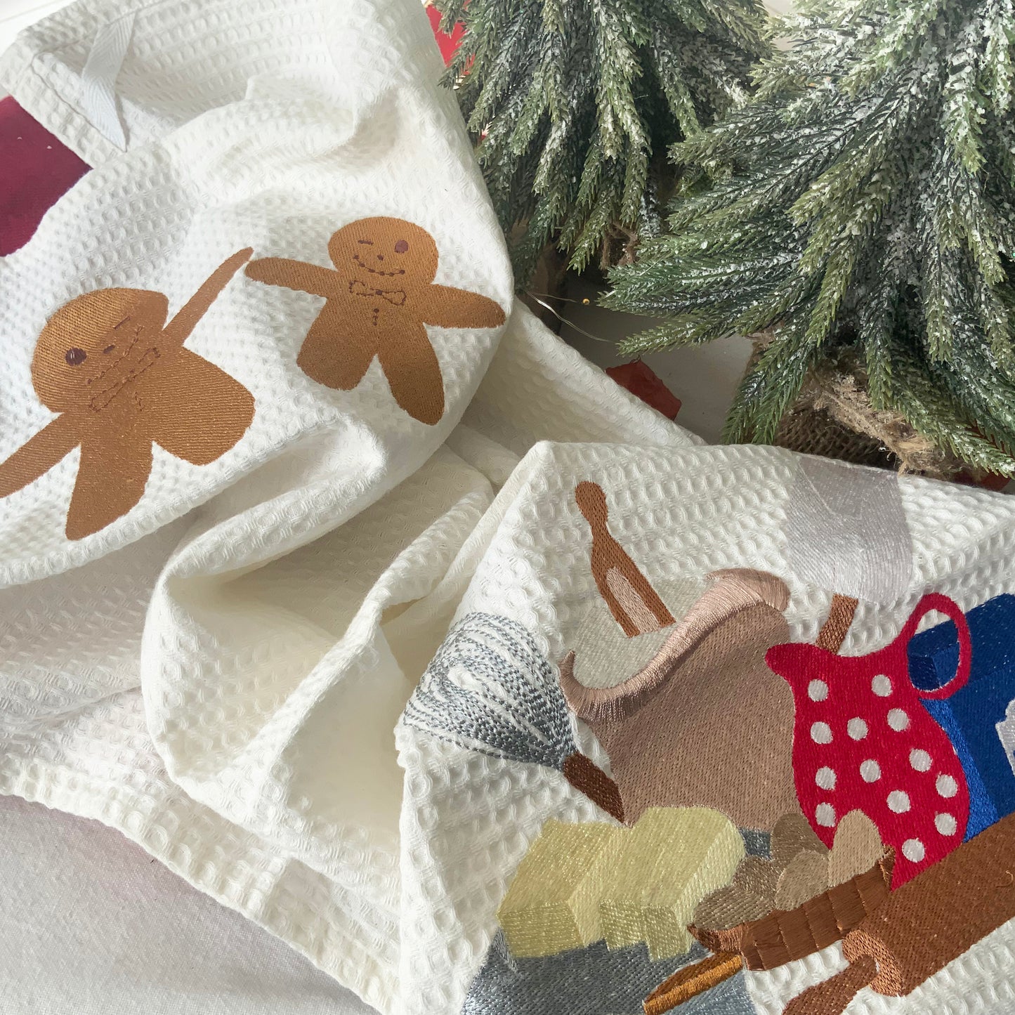 Torchon brodé - Pâtisserie de Noël